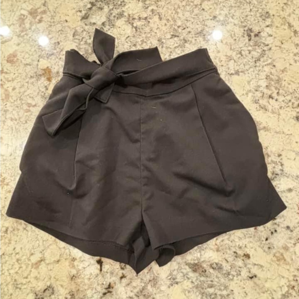 Tailored black shorts